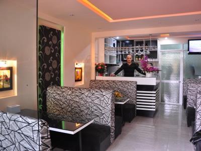 Green Hotel Near Lotte Center Ανόι Εξωτερικό φωτογραφία